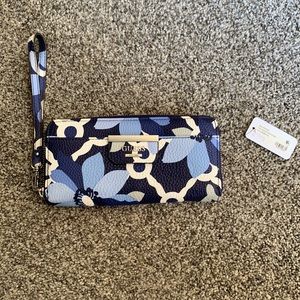 Guess wristlet